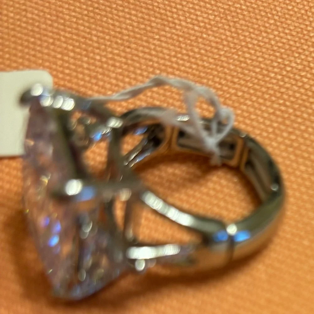 Elegant Silver Women's Ring